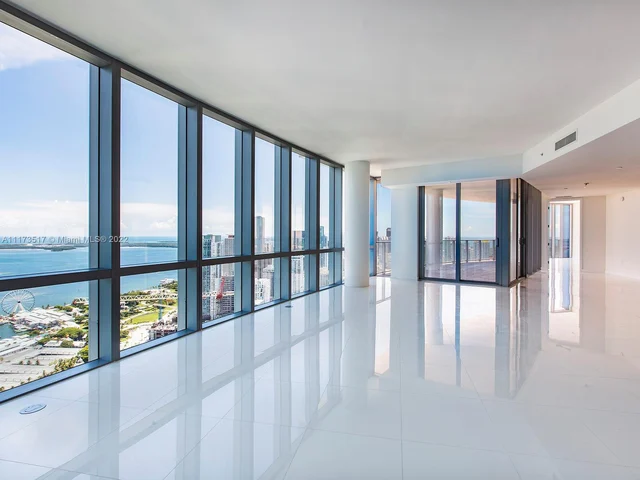 851 NE 1st Ave # 5011, Miami FL 33132