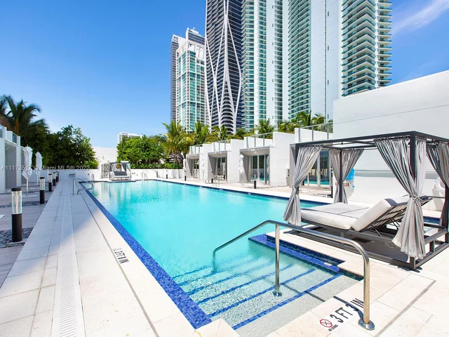 851 NE 1st Ave # 5011, Miami FL 33132