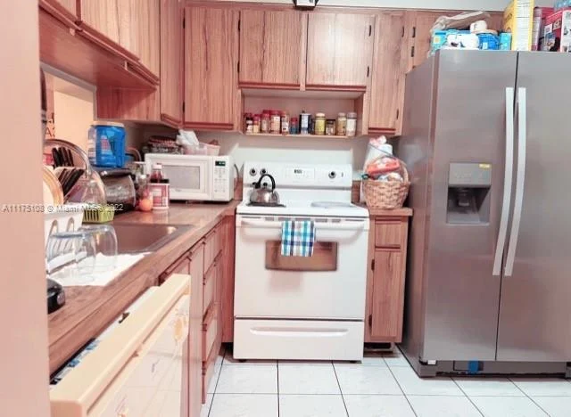 3013 N Oakland Forest Dr # 208, Oakland Park FL 33309