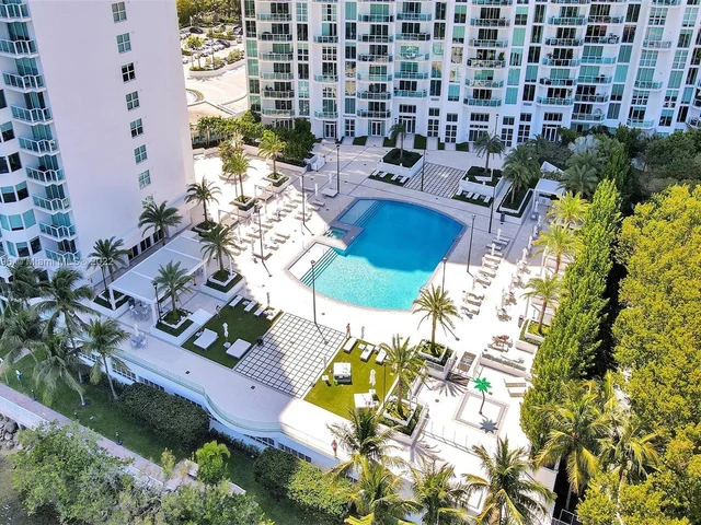 3201 NE 183rd St, Aventura FL 33160