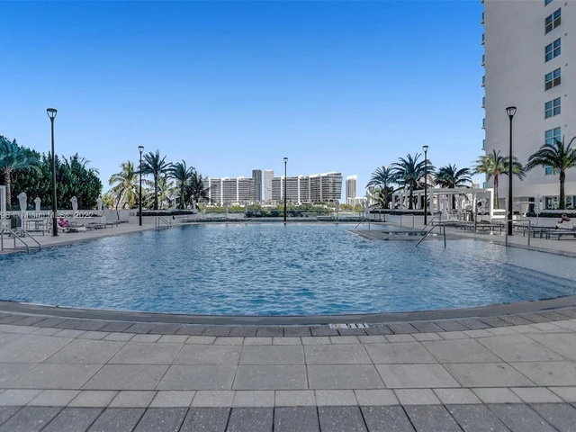 3201 NE 183rd St, Aventura FL 33160