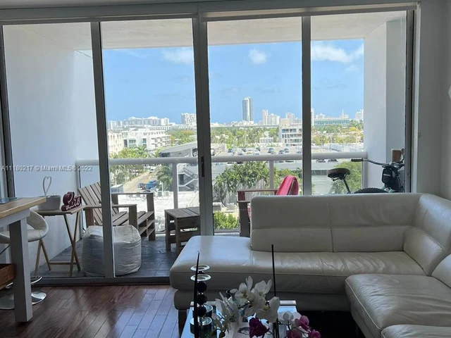 1900 Sunset Harbour # 809, Miami Beach FL 33139
