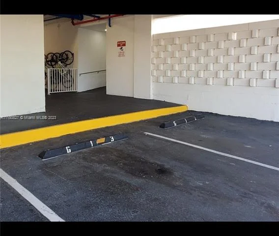 401 Golden Isles Dr # 1108, Hallandale Beach FL 33009