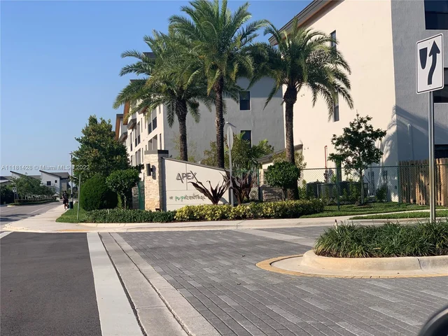 8151 NW 104th Ave # 21, Doral FL 33178