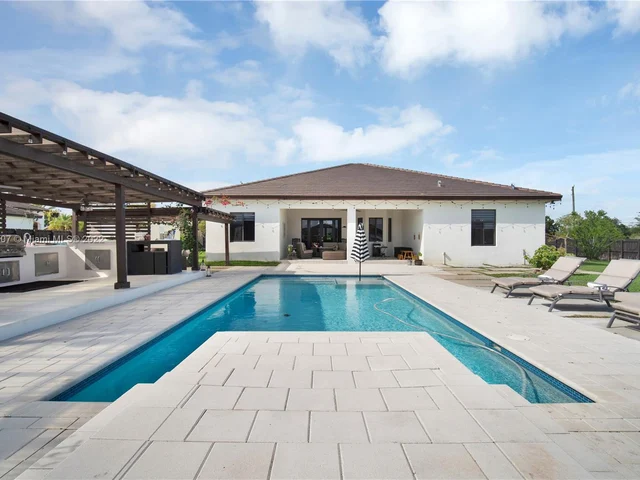 17060 SW 280th St, Homestead FL 33031