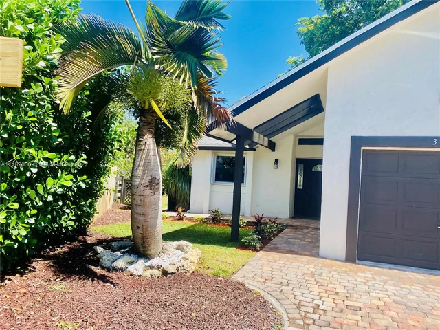 3913 NW 72nd Ln, Coral Springs FL 33065