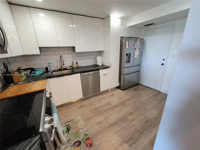 4200 Hillcrest Dr # 717, Hollywood FL 33021