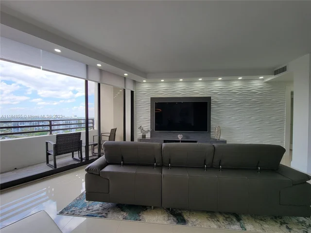 3505 S Ocean Dr # 1203, Hollywood FL 33019