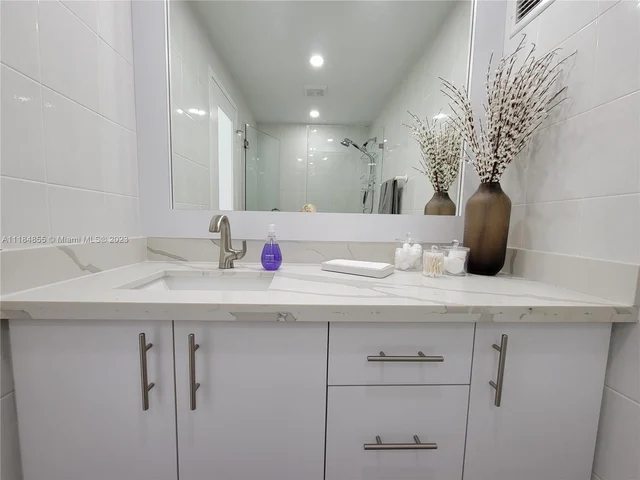 3505 S Ocean Dr # 1203, Hollywood FL 33019