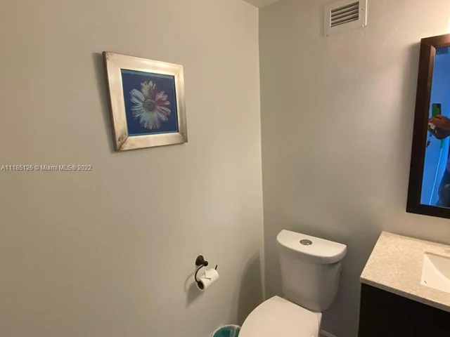 5601 Collins Ave # 410, Miami Beach FL 33140