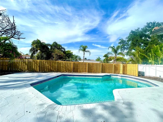 5307 Cleveland St, Hollywood FL 33021