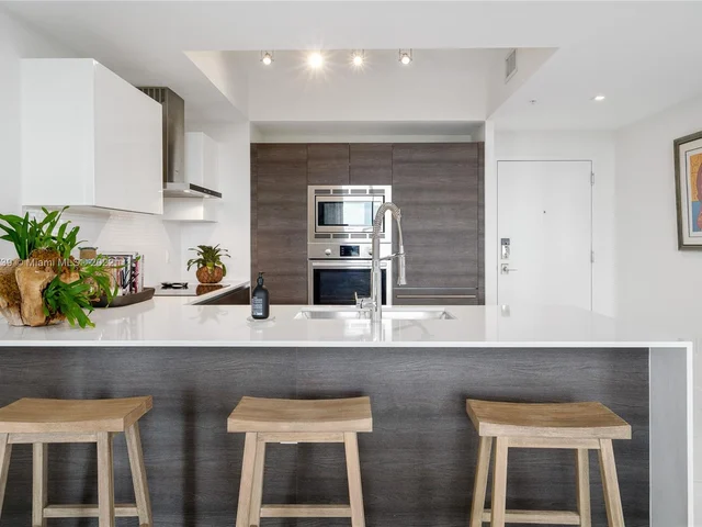 301 Altara Ave # 535, Coral Gables FL 33146