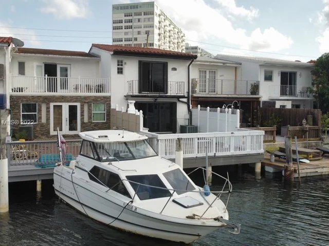 2047 NE 123rd St, North Miami FL 33181