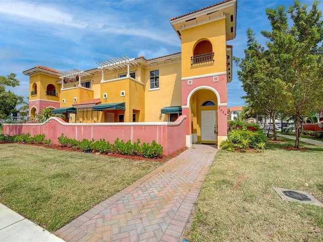 3024 NW 36th Ter, Lauderdale Lakes FL 33311