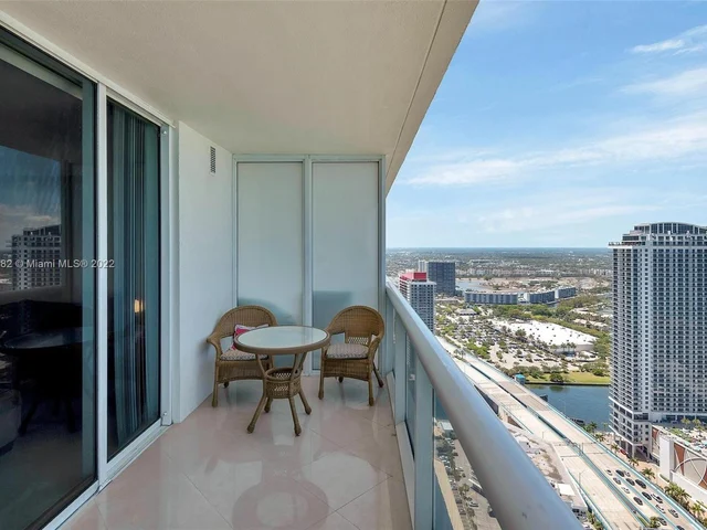 1830 S Ocean Dr # 4709, Hallandale Beach FL 33009
