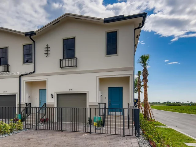 1161 SW 8 AVE, Florida City FL 33034