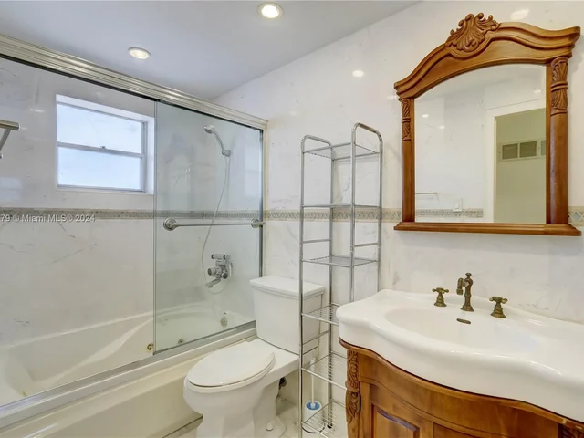 301 NE 14th Ave # 703, Hallandale Beach FL 33009