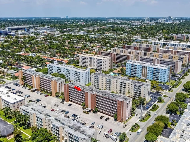301 NE 14th Ave # 703, Hallandale Beach FL 33009