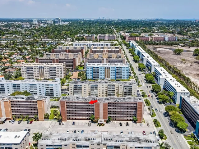 301 NE 14th Ave # 703, Hallandale Beach FL 33009