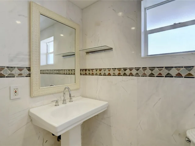 301 NE 14th Ave # 703, Hallandale Beach FL 33009