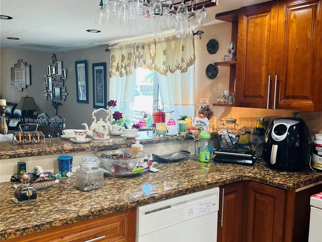 4211 W 10th LN # 1, Hialeah FL 33012