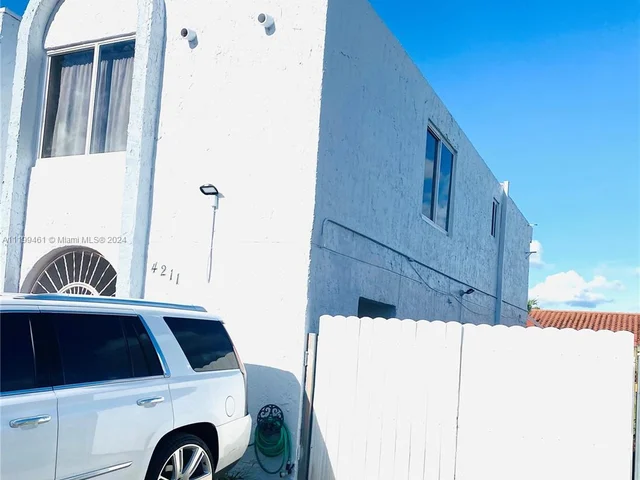 4211 W 10th LN # 1, Hialeah FL 33012
