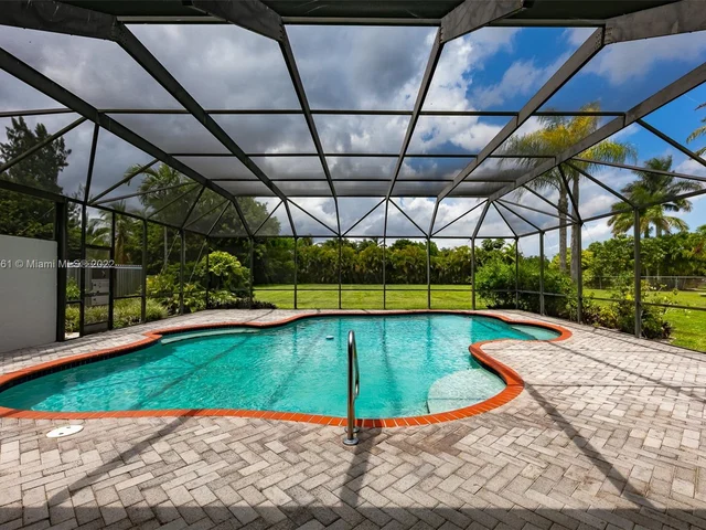 15941 SW 252nd St, Homestead FL 33031