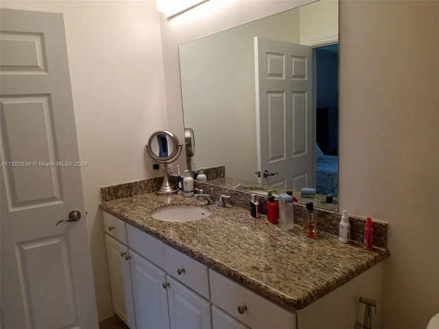 3001 NE 185th St # 311, Aventura FL 33180