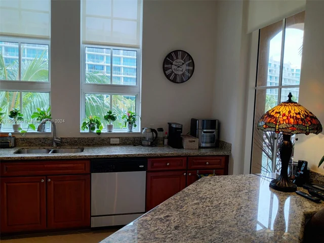 3001 NE 185th St # 311, Aventura FL 33180