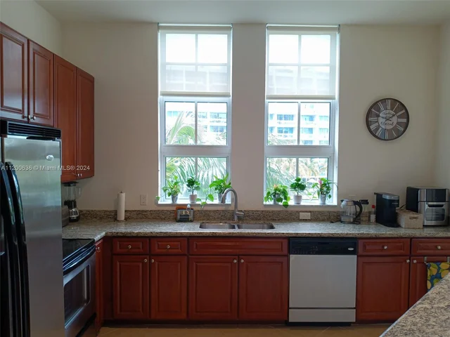 3001 NE 185th St # 311, Aventura FL 33180