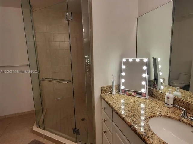 3001 NE 185th St # 311, Aventura FL 33180