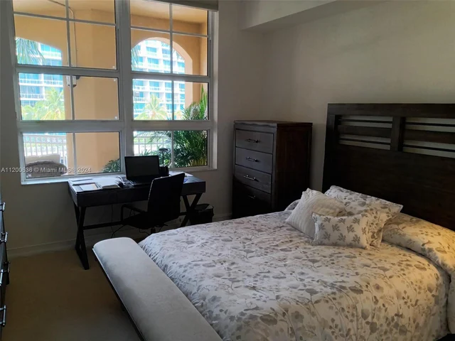 3001 NE 185th St # 311, Aventura FL 33180