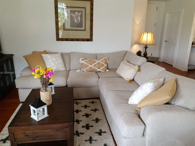 3001 NE 185th St # 311, Aventura FL 33180