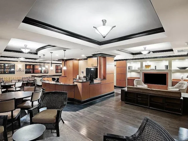 3001 NE 185th St # 311, Aventura FL 33180