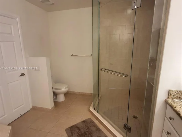 3001 NE 185th St # 311, Aventura FL 33180