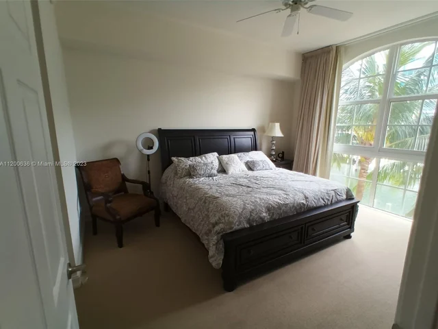 3001 NE 185th St # 311, Aventura FL 33180