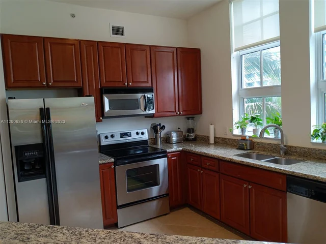 3001 NE 185th St # 311, Aventura FL 33180