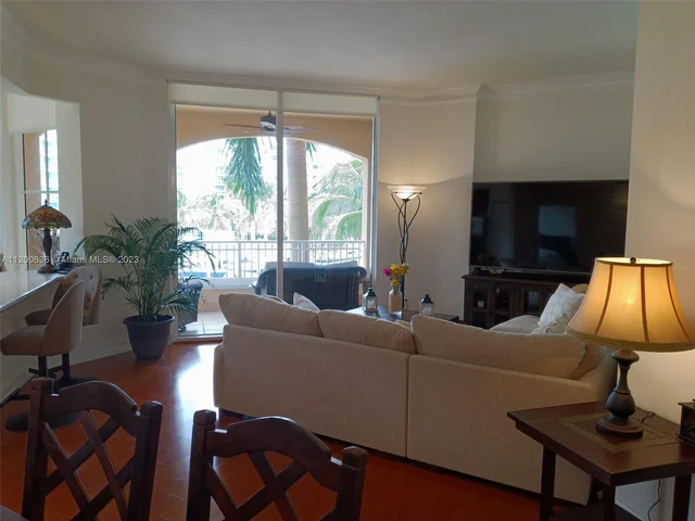 3001 NE 185th St # 311, Aventura FL 33180