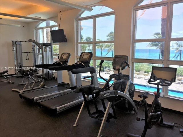 2080 S Ocean Dr # 1702, Hallandale Beach FL 33009