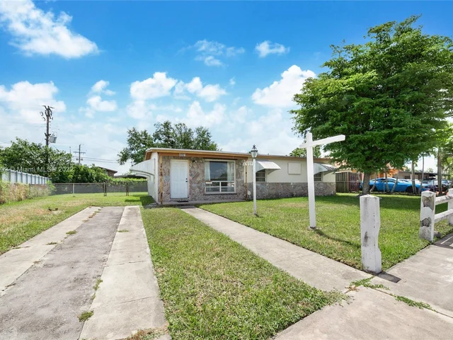 4901 SW 112th Ct, Miami FL 33165