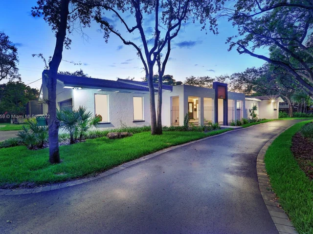 12250 SW 67 Ave, Pinecrest FL 33156