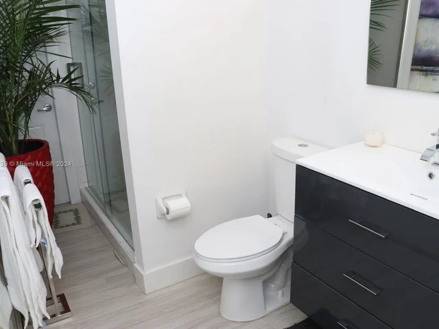 11310 NW 61st St, Doral FL 33178