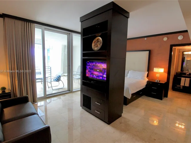1437 Collins Ave # 326, Miami Beach FL 33139