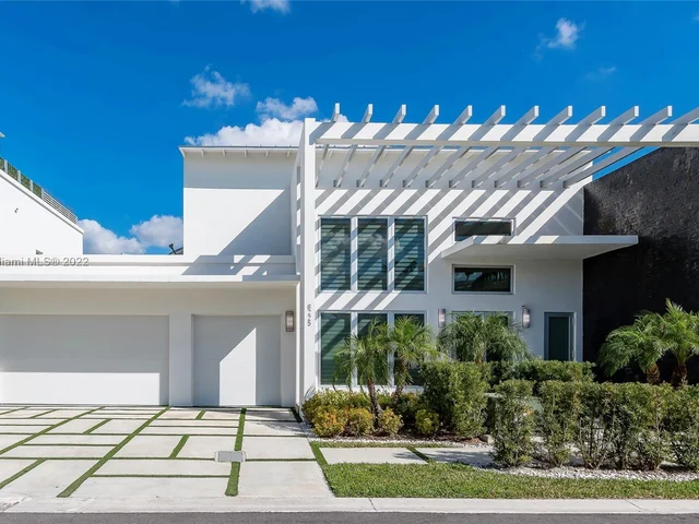 8225 NW 33rd Ter, Doral FL 33122