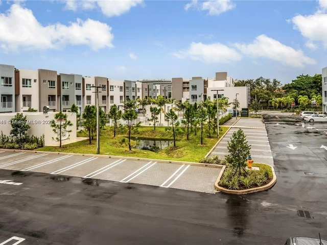 2555 NE 193rd St # 2221, Aventura FL 33180