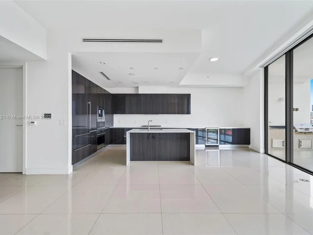 3250 NE 188th St, Aventura FL 33180