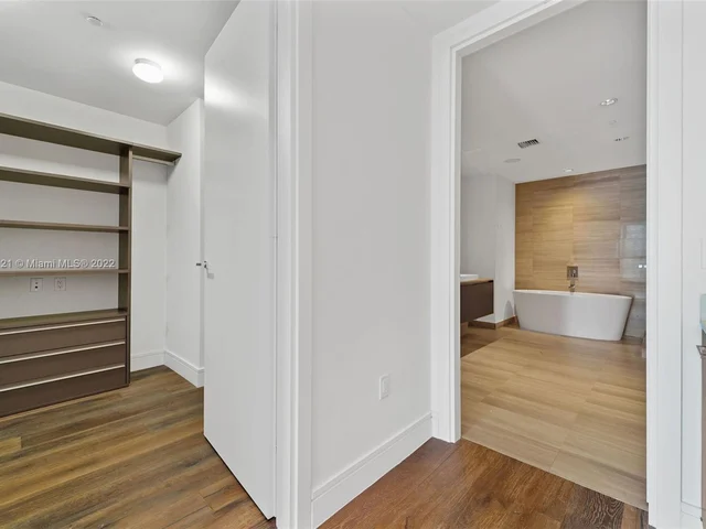 3250 NE 188th St, Aventura FL 33180