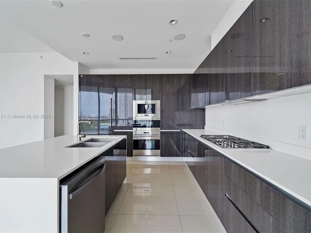 3250 NE 188th St, Aventura FL 33180