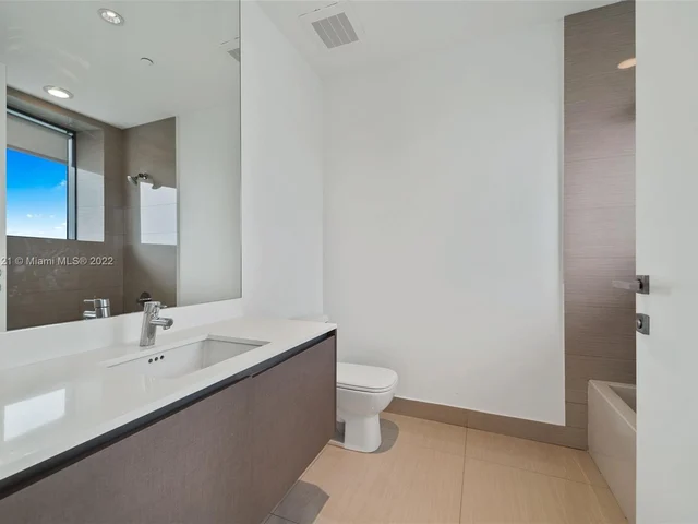 3250 NE 188th St, Aventura FL 33180