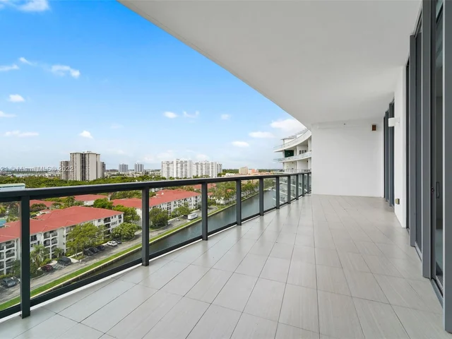 3250 NE 188th St, Aventura FL 33180